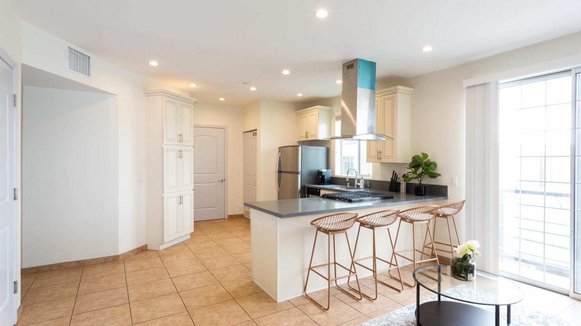Three-Bedroom Hollywood Condo Los Angeles Esterno foto