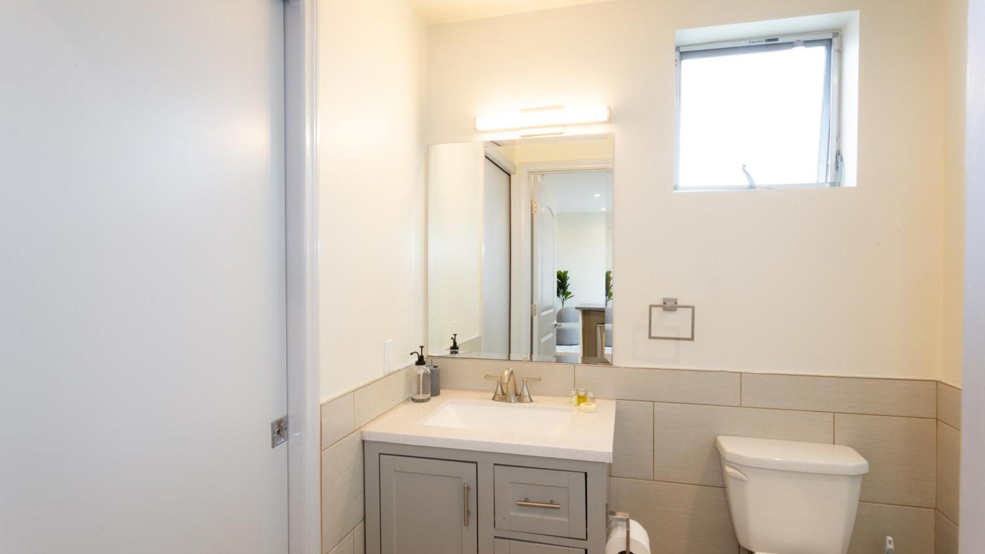 Three-Bedroom Hollywood Condo Los Angeles Esterno foto