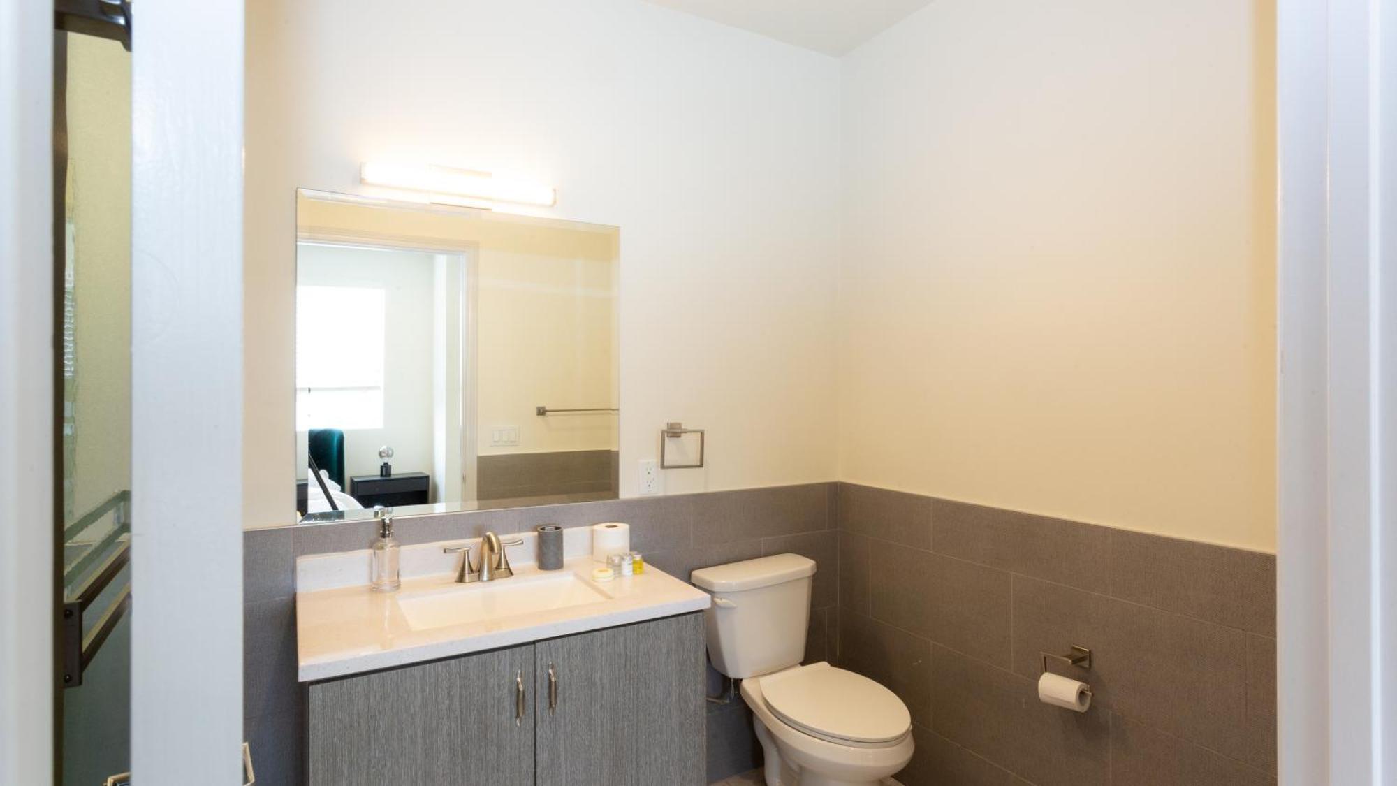 Three-Bedroom Hollywood Condo Los Angeles Esterno foto