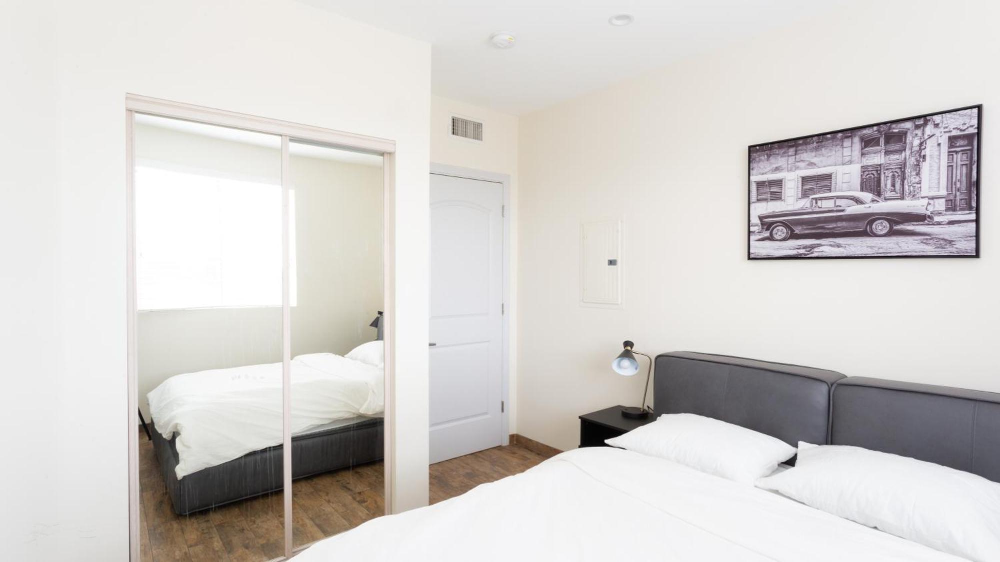 Three-Bedroom Hollywood Condo Los Angeles Esterno foto