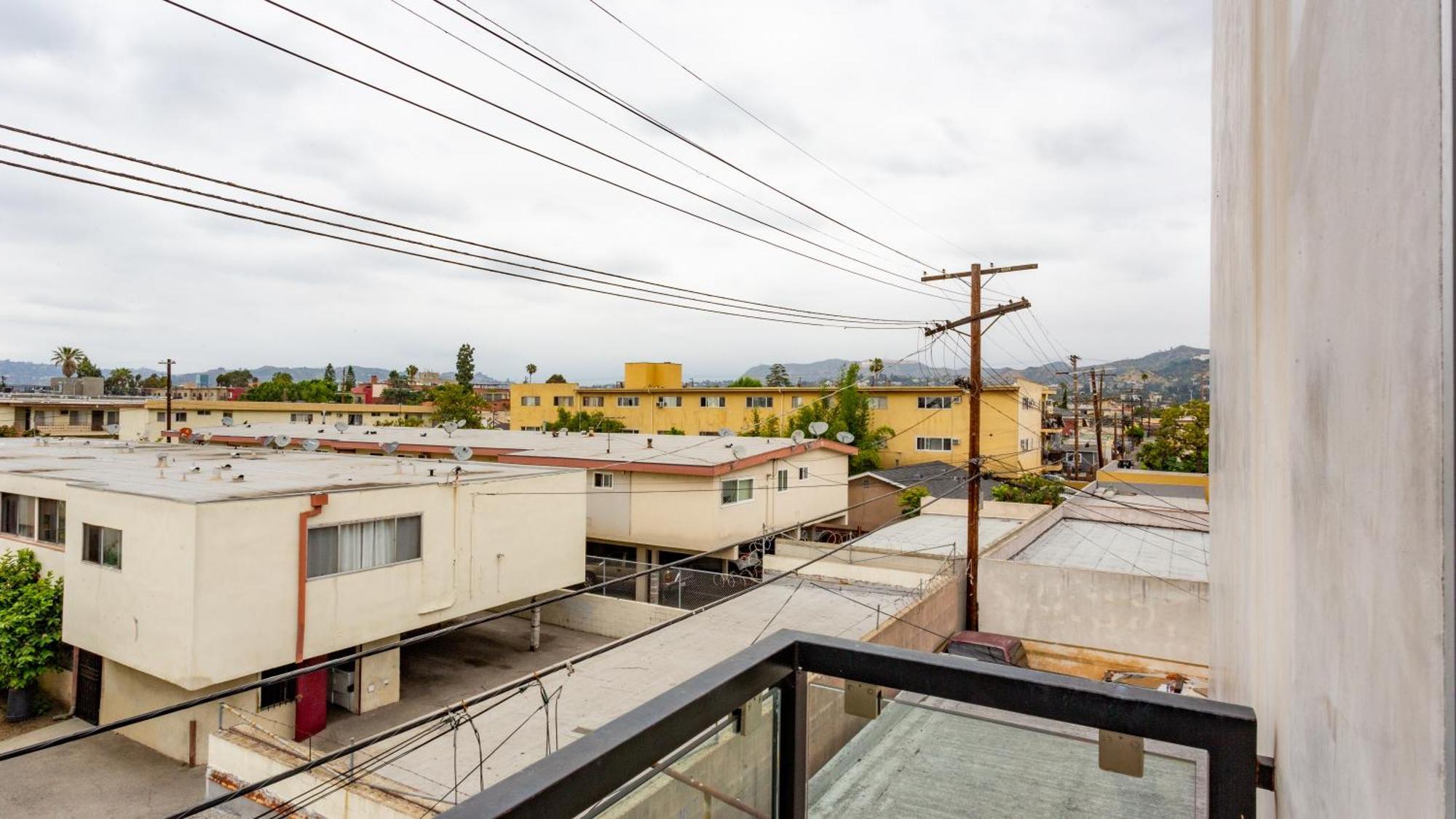 Three-Bedroom Hollywood Condo Los Angeles Esterno foto